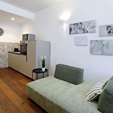 Wally Apartment Ljubljana Buitenkant foto