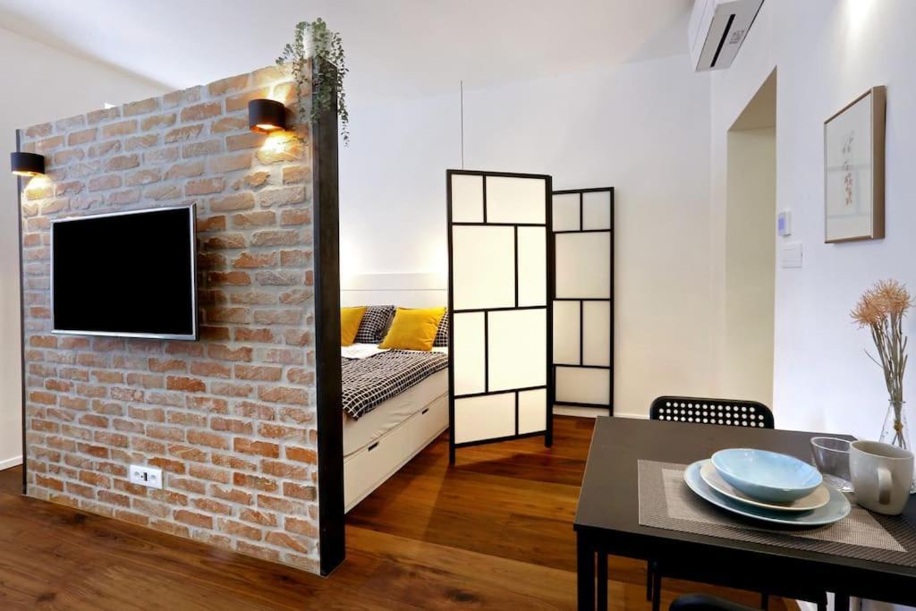 Wally Apartment Ljubljana Buitenkant foto