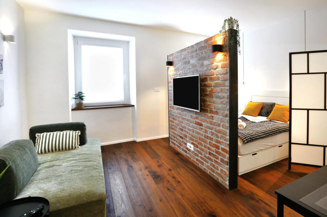 Wally Apartment Ljubljana Buitenkant foto